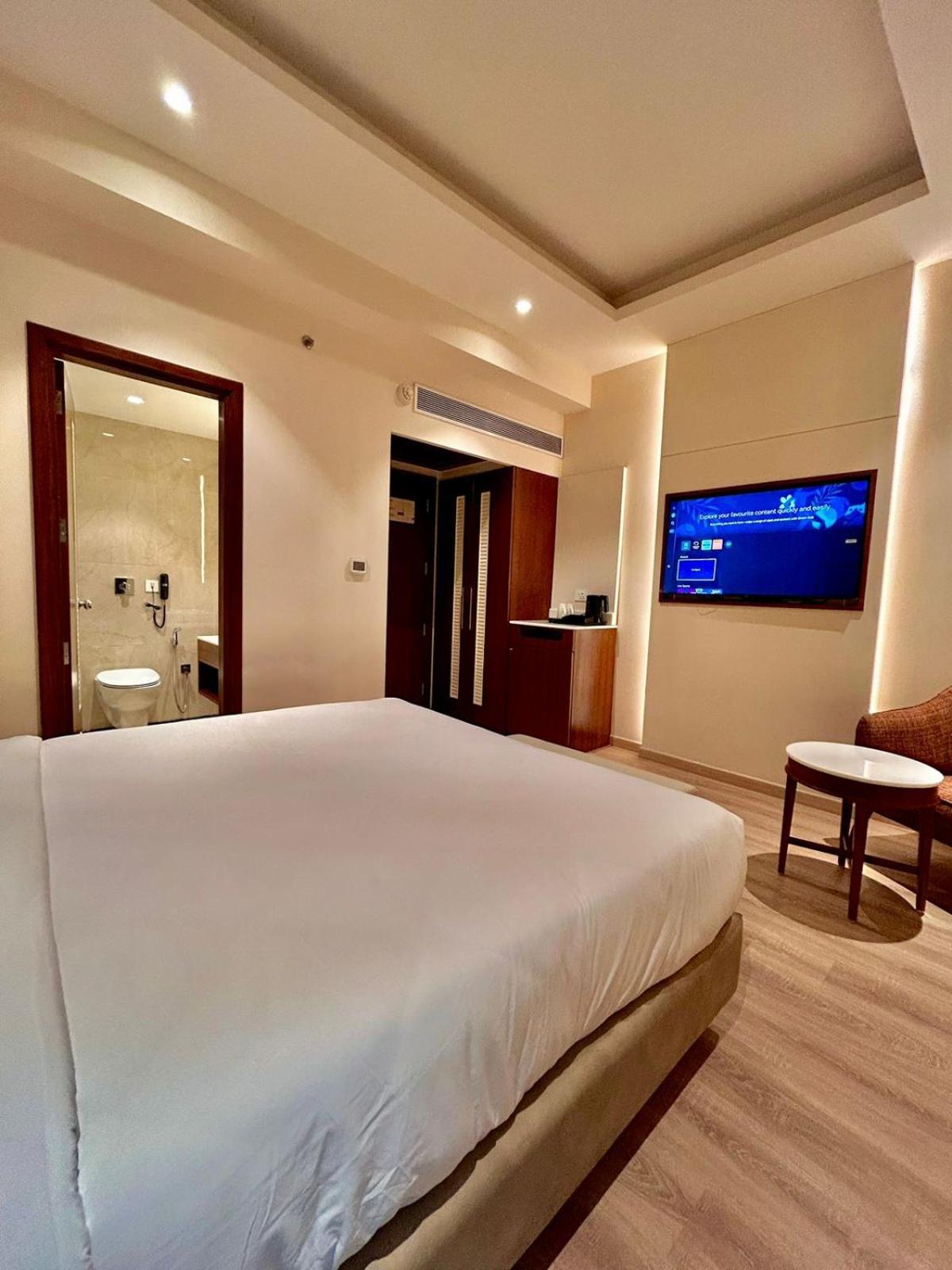 Best Western Plus Amritsar Hotel Exterior photo