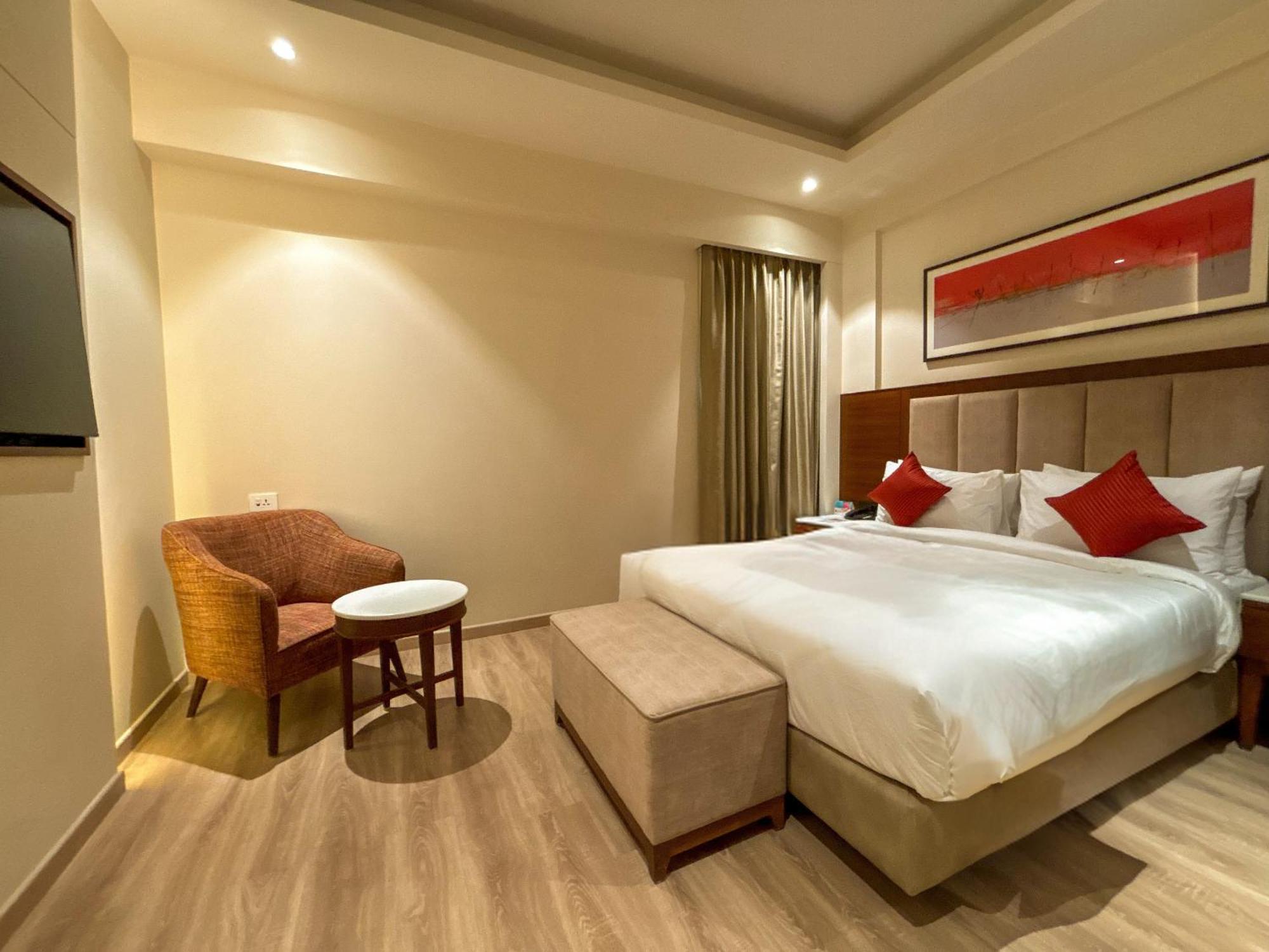 Best Western Plus Amritsar Hotel Exterior photo